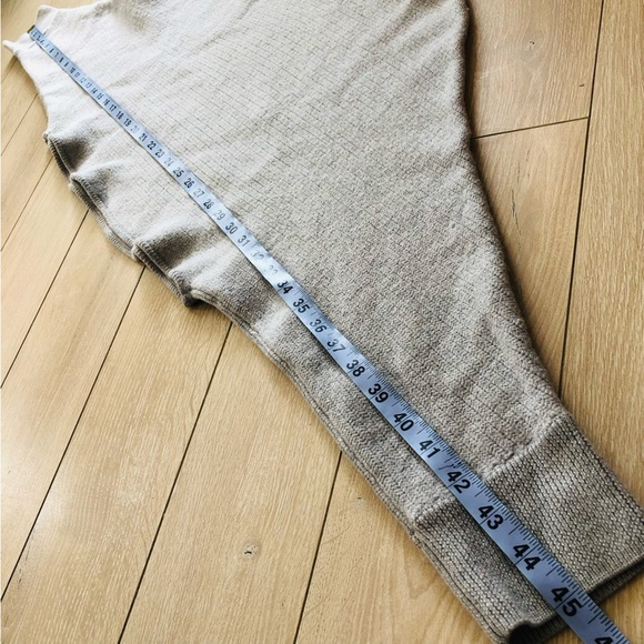 Wilfred Free Naomi 100% Merino Wool Turtleneck Cropped Sweater in Grey Size S - Picture 8 of 13